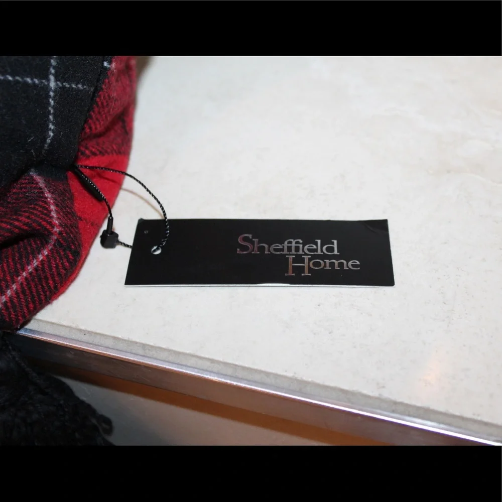 Buffalo Plaid Pillow (NWT)